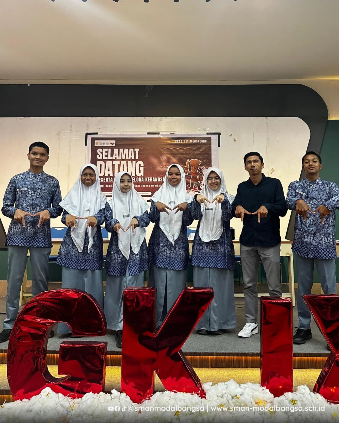 Tim SMAN Modal Bangsa Raih Juara 1 Lomba Cerdas Cermat Gelora Kebangsaan 2025