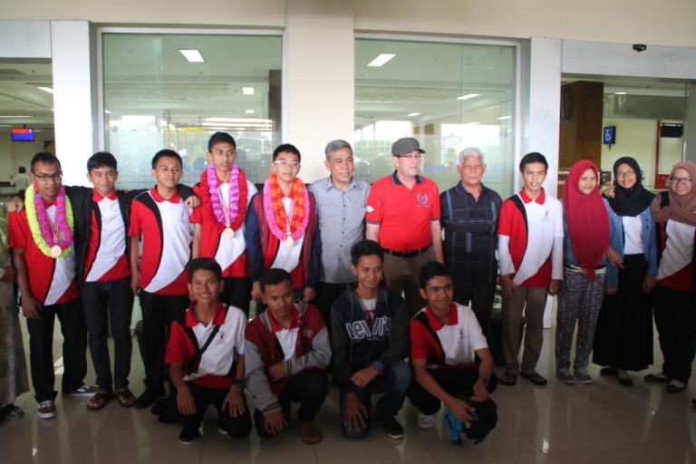 Mosa Mempersembahkan 2 Medali untuk Aceh di OSN 2015