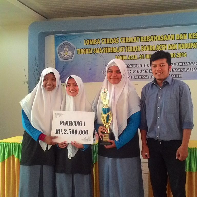MOSA Juara Cerdas Cermat Kebahasaan