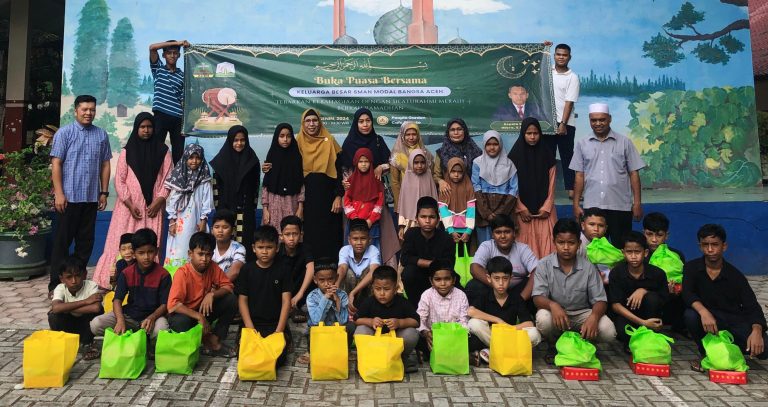 Keluarga Besar Mosa Santuni 34 Anak Yatim