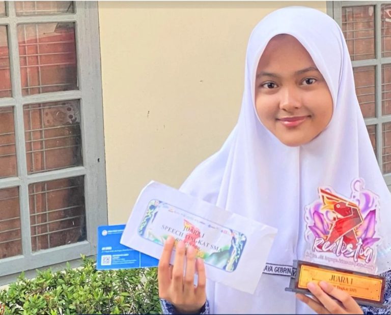 Cut Fanayya Gebrina Pemenang English Speech Realistig VI