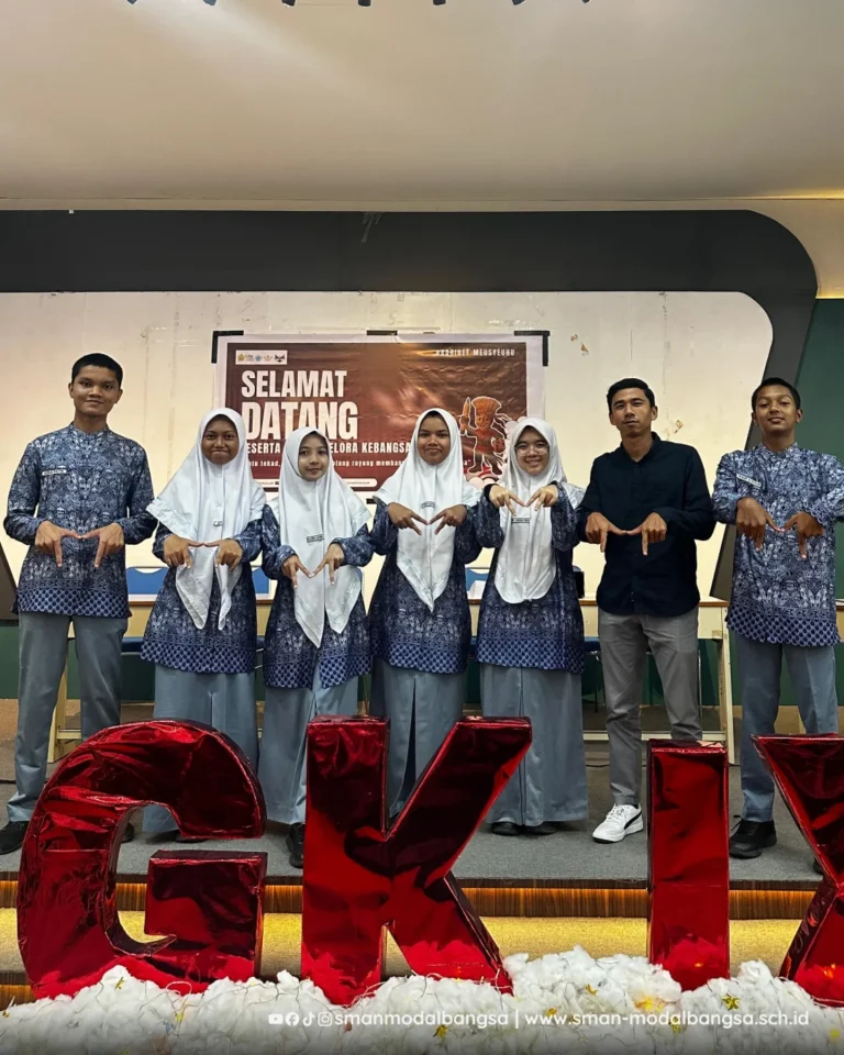 Tim SMAN Modal Bangsa Raih Juara 1 Lomba Cerdas Cermat Gelora Kebangsaan 2025